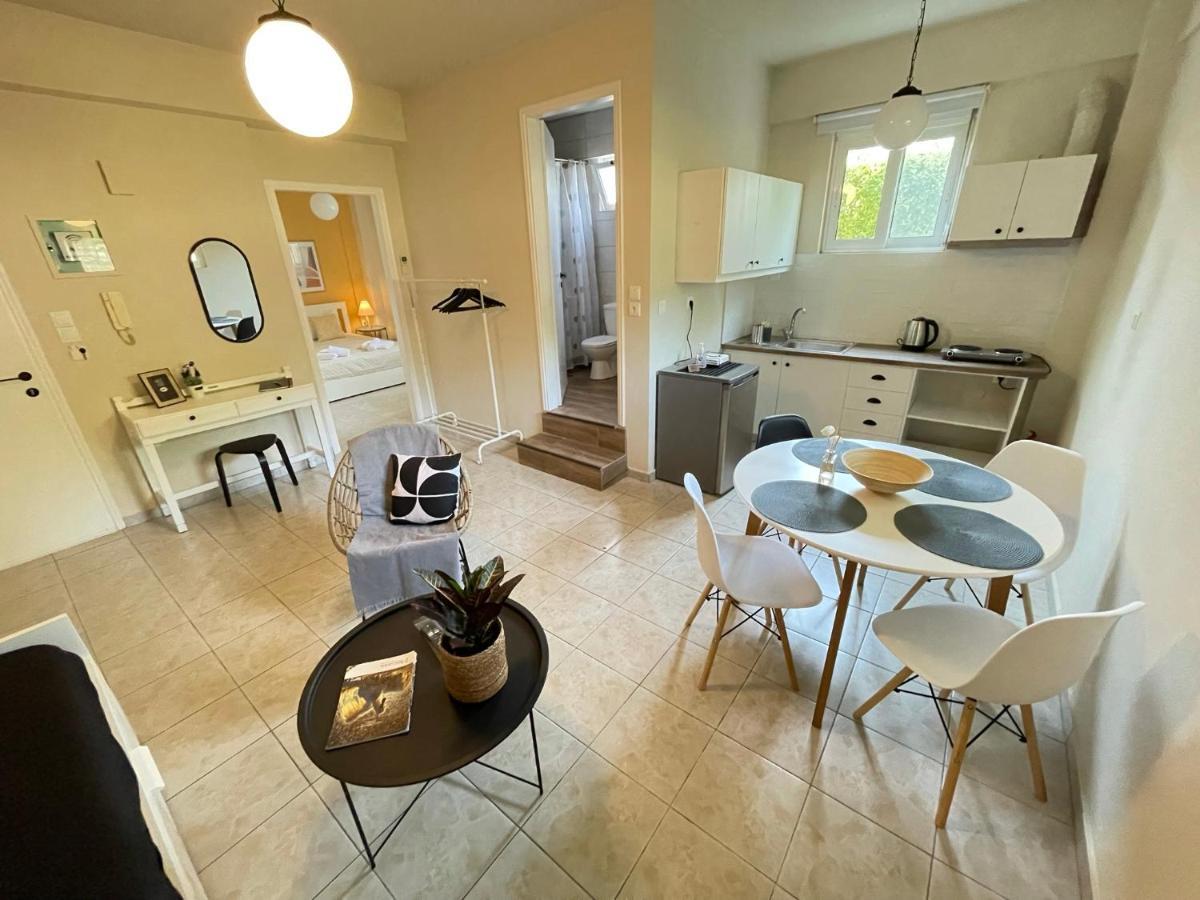 Sofi'S Apartments カラマタ エクステリア 写真