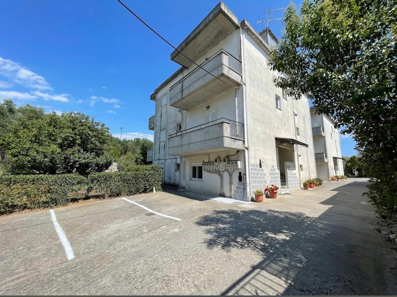 Sofi'S Apartments カラマタ エクステリア 写真